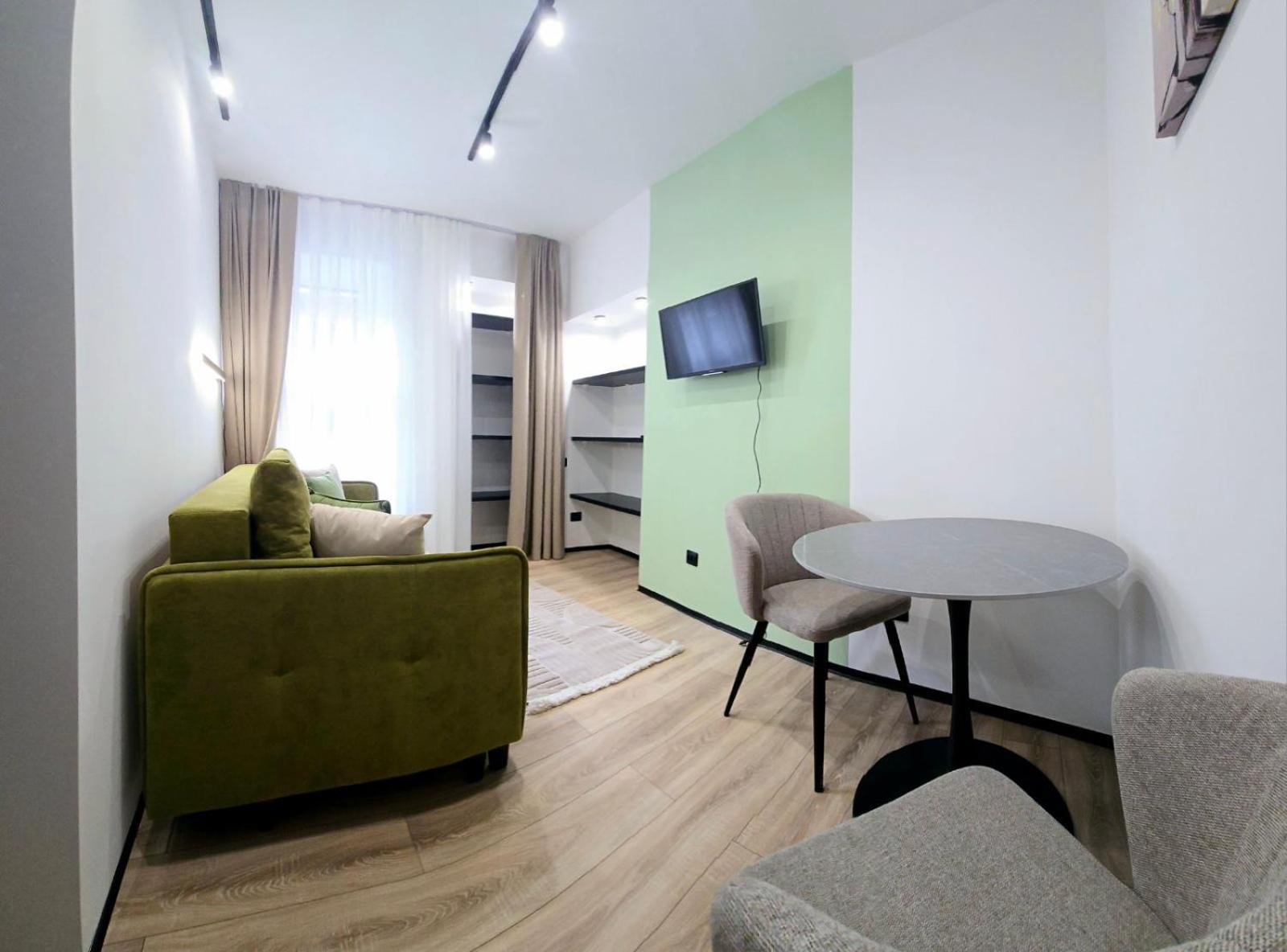 Apartment In The City Center Near The Park 리비프 외부 사진